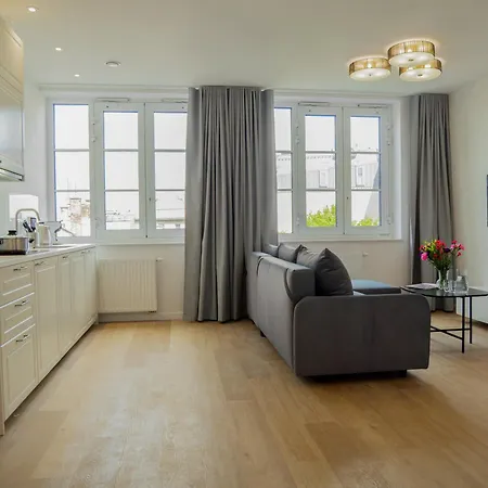 Dluga 17 Aparthotel 4*